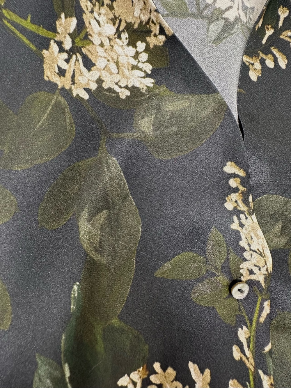 Vince Silk Camilla Button up Dark Floral Blouse Top Size XS Collar Black Cream - Picture 16 of 16